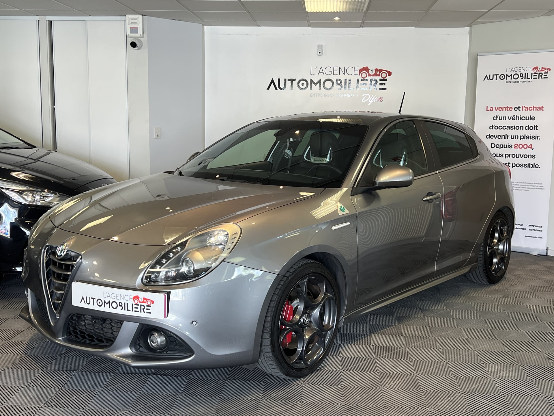 Alfa Romeo Giulietta QV TCT 240CV Distribution changée Historique Complet - Siège Baquet Radar AV et AR