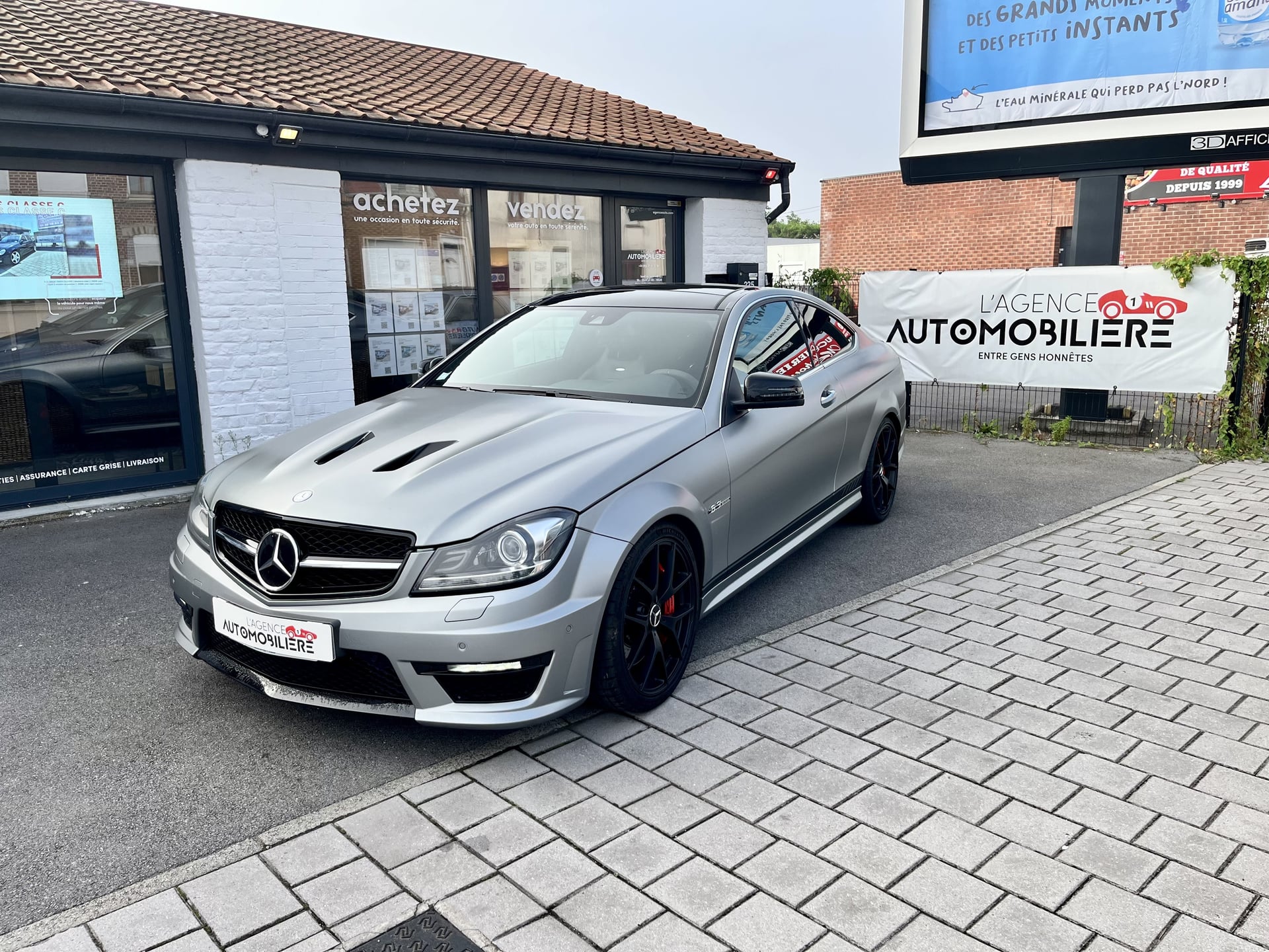 Mercedes-Benz Classe C Coupé 63 AMG Coupe historique complet Mercedes